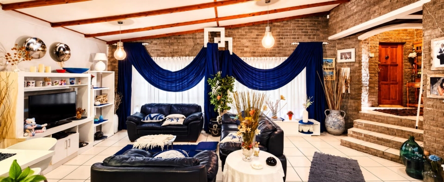 5 Bedroom Property for Sale in Kleinbaai Western Cape